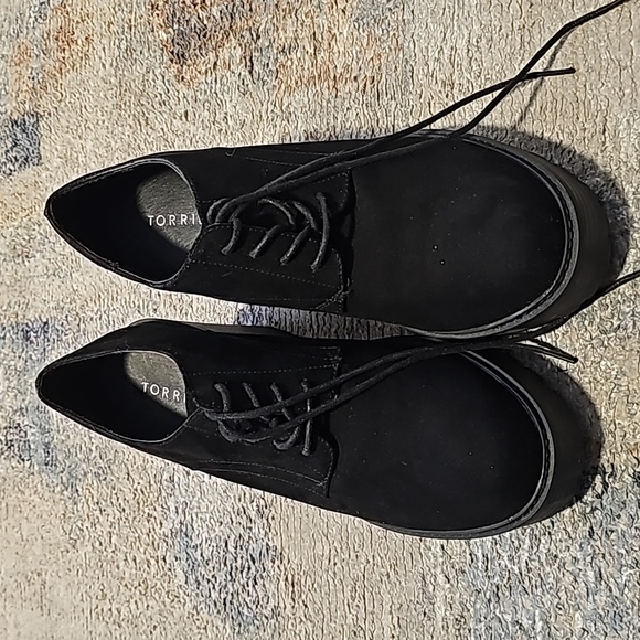 Torrid Black Chunky Heel Shoes - Picture 4 of 6
